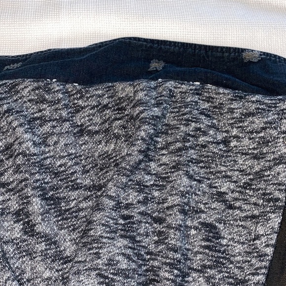 Free People Woman’s Black Distressed Denim Jacket With Removable Hoodie Size XS - Picture 7 of 12